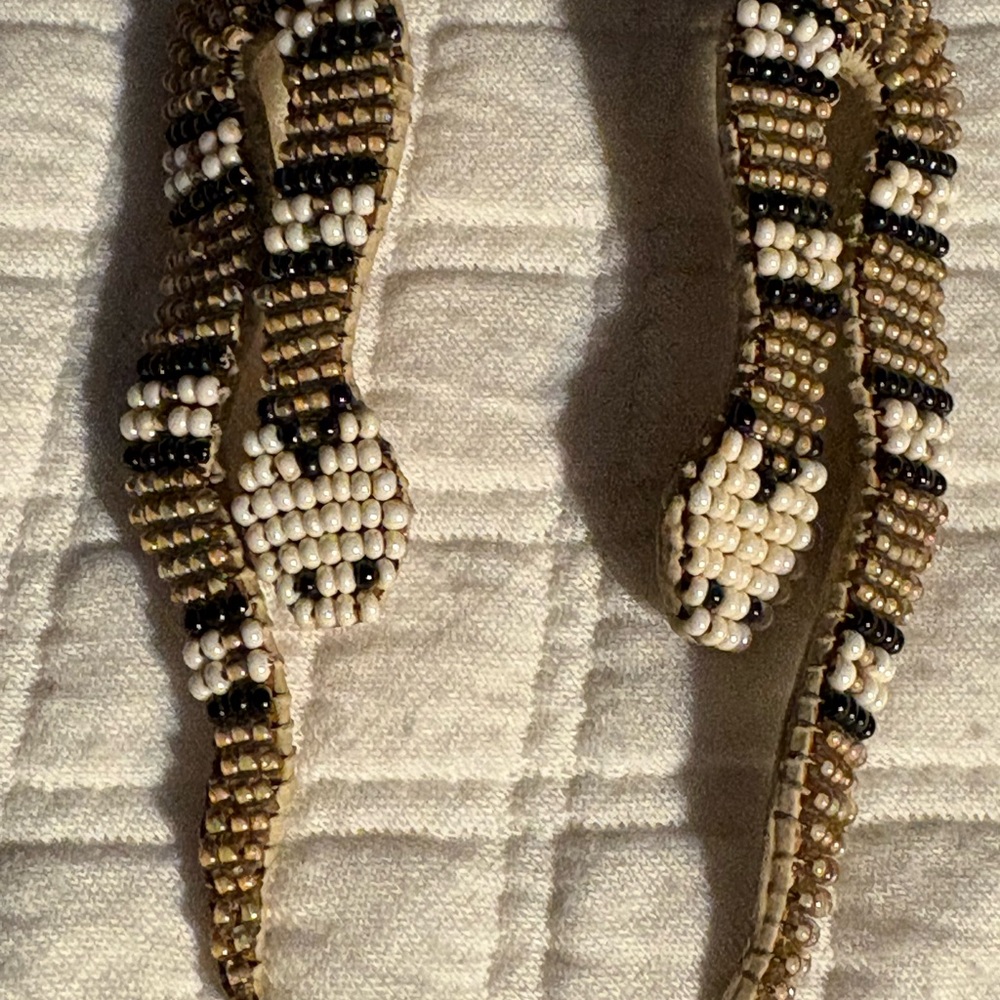 Very rare vintage hand beaded snake earrings - Picture 3 of 8